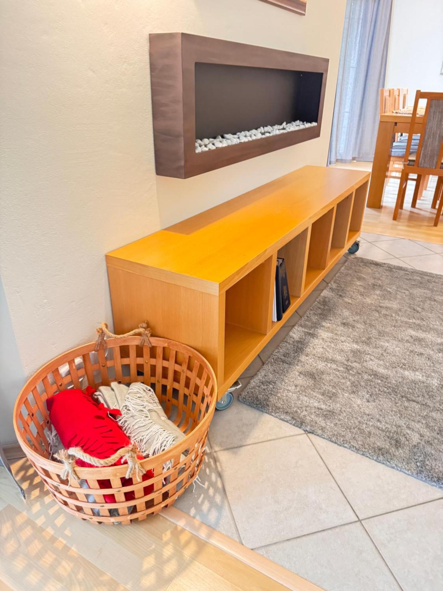Lejlighed Diamondvilla, 4 Bedroom Apartment, Garden & *