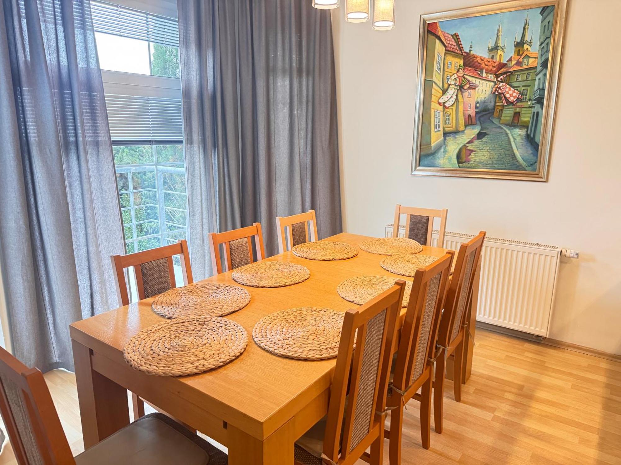 Apartment Diamondvilla, 4 Bedroom Apartment, Garden & Prag