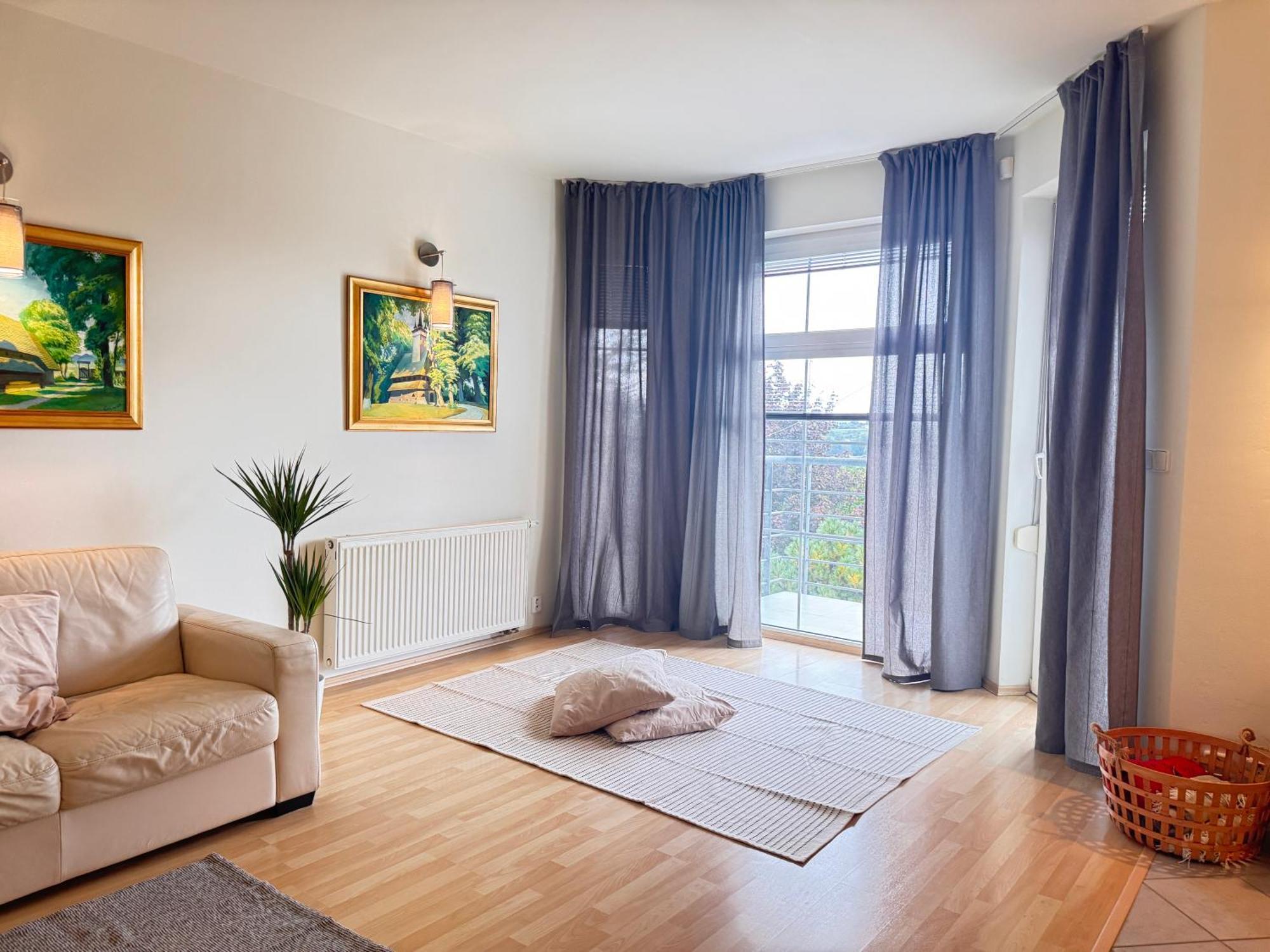 Lejlighed Diamondvilla, 4 Bedroom Apartment, Garden &