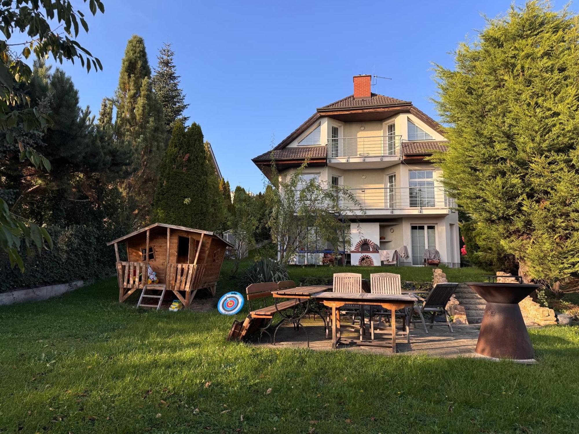 Diamondvilla, 4 Bedroom Apartment, Garden & Lejlighed Prag