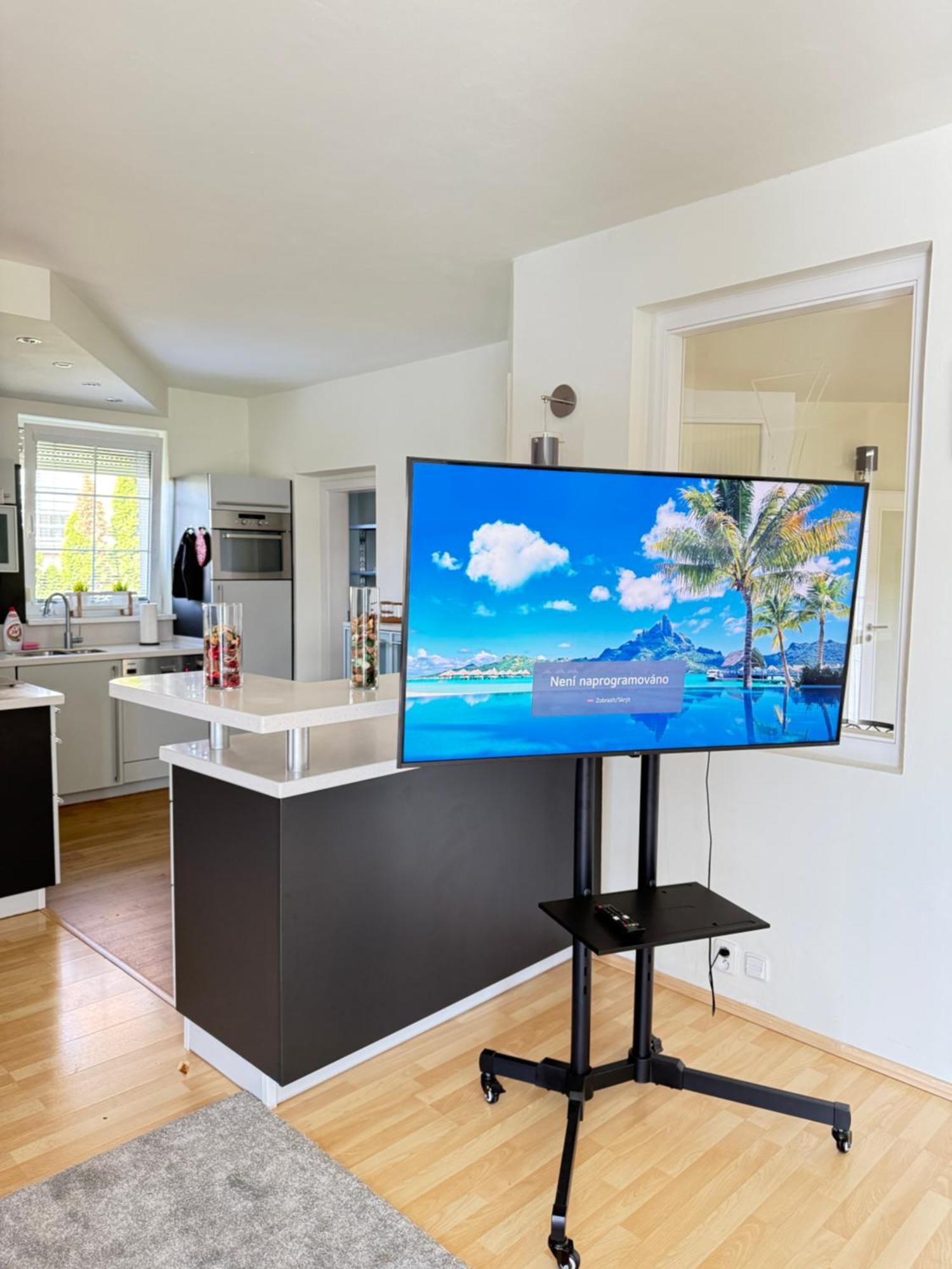 Lejlighed Diamondvilla, 4 Bedroom Apartment, Garden & *