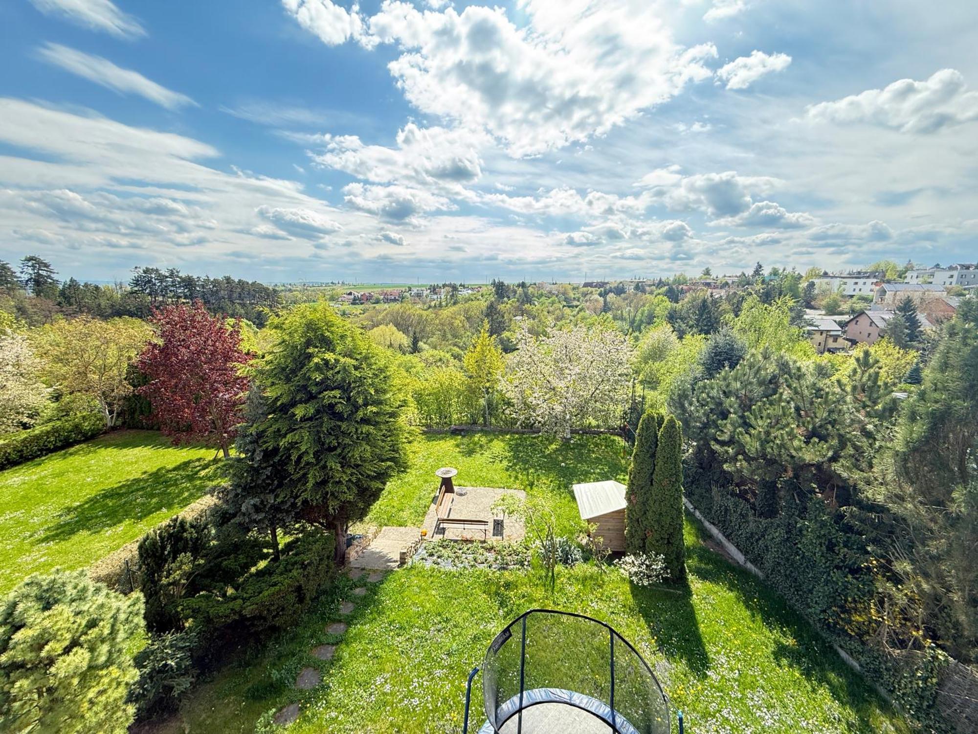 Diamondvilla, 4 Bedroom Apartment, Garden & Prag